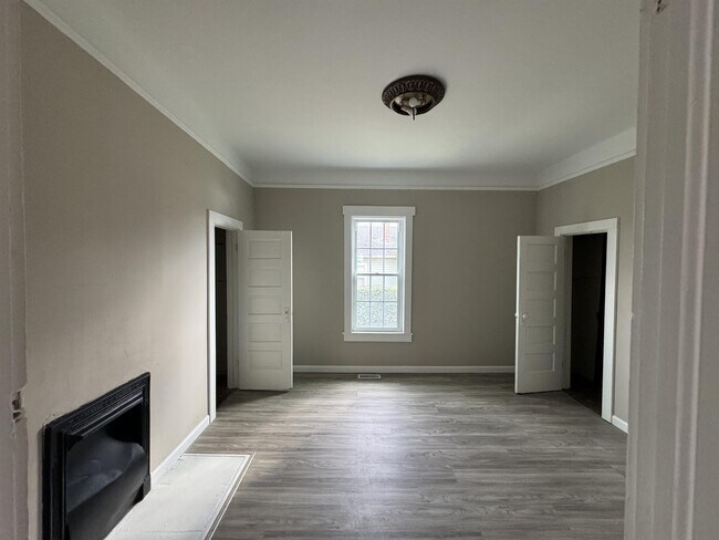 Photo - 2017 Lee High Dr NE