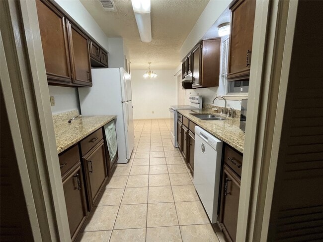 Building Photo - 5535 Ashgate Dr