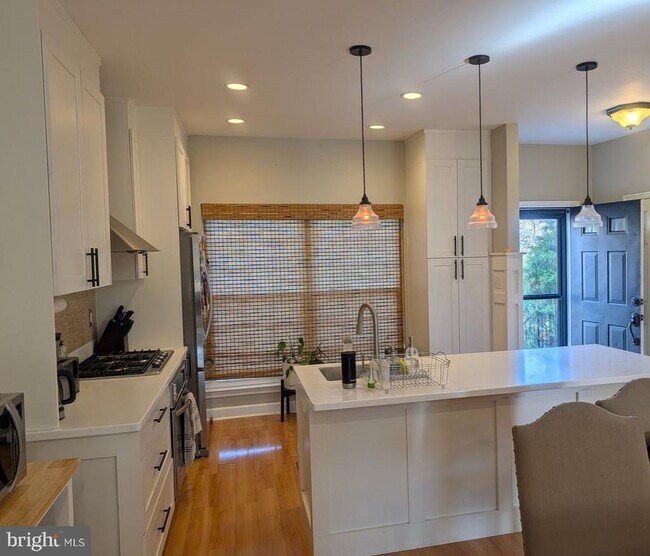 Photo - 505 Breckinridge Square SE