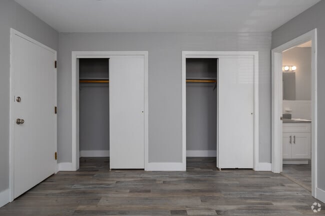 Renovated Studio | Closets