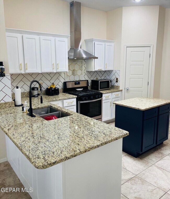 Photo - 12605 Azulejos St