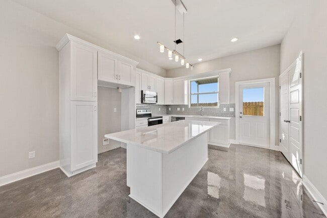 109 Firethorn Dr