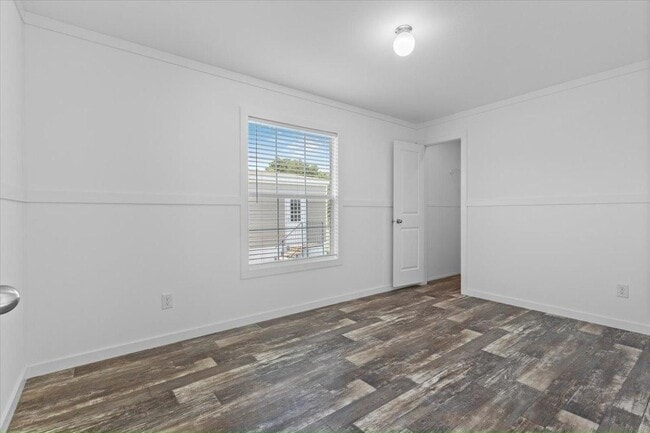 Building Photo - 16831 Oak Leaf Ct Rental