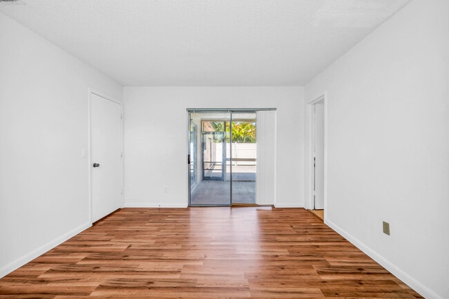 Photo - 10905 Eureka St