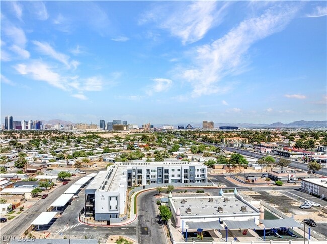 Building Photo - 4846 Jones Unit 102