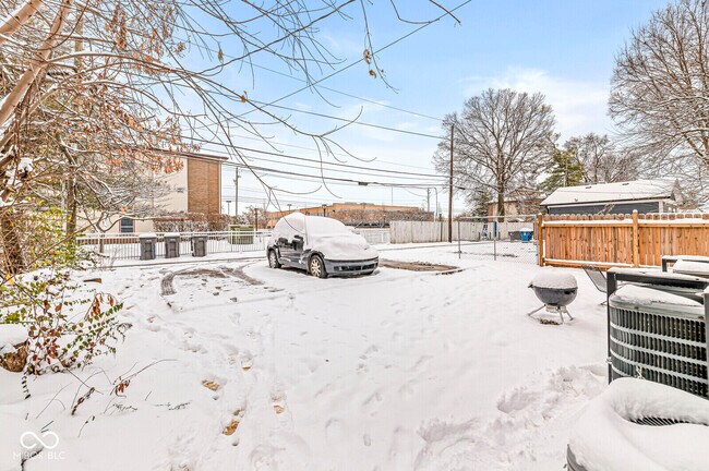 Photo - 2345 N Kenwood Ave