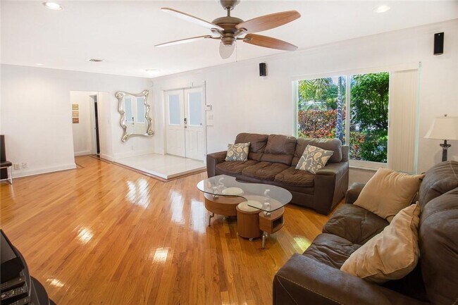 Photo - 360 SE 12th Ave