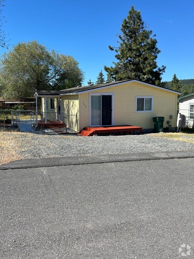 Building Photo - Remodeled Rental