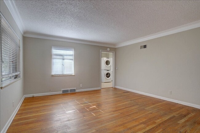 Photo - Spacious Sunnyside Bungalow, Finished Base...