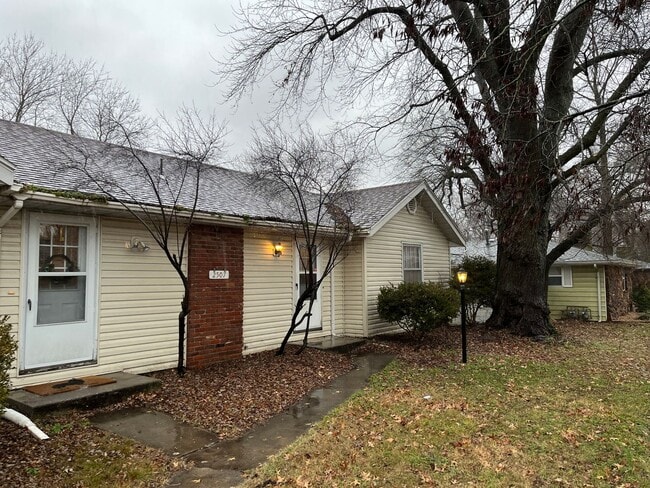 Photo - 2507 S Ingram Mill Rd Apartment Unit B