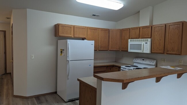 Photo - 1596-1596 Peggy Lp Unit 1594