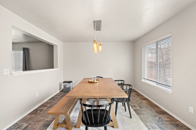 Photo - 1101 W Apple Pine St