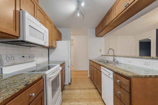 Photo - 701 1st Ave N Unidad Apt 201