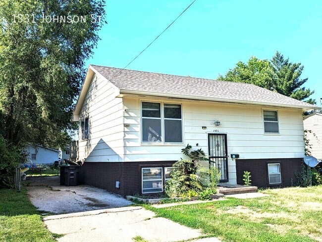 Building Photo - 1331 Johnson St