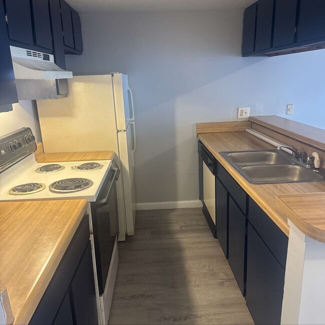 Photo - 501 Kennon Ln