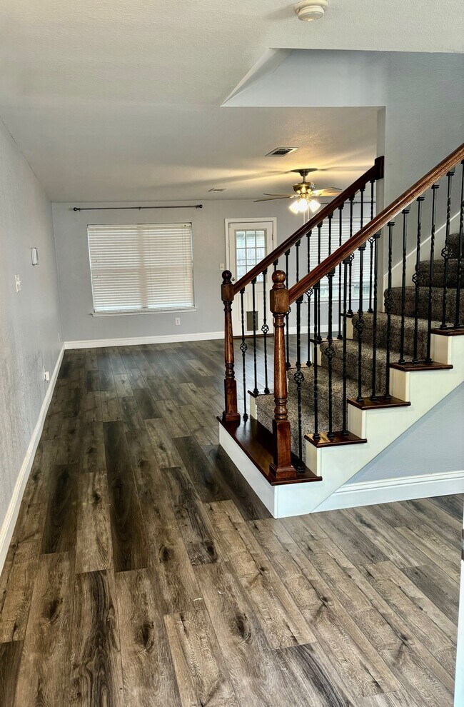 Photo - 137 Centennial Pl