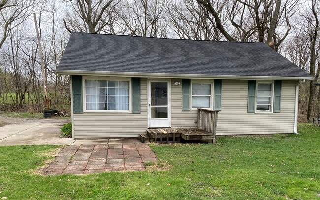 Frente de casa con patio - 6909 W 131st Ave