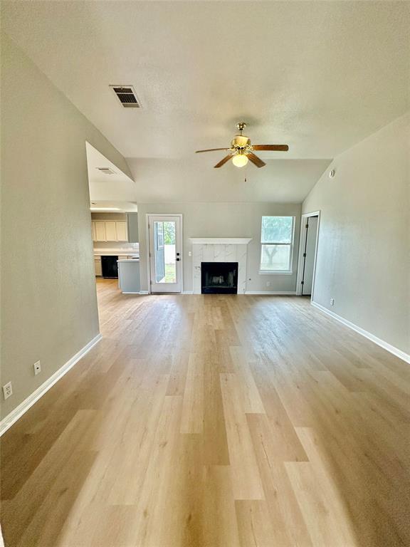 Photo - 706 N Creek Blvd