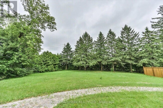 Photo - 13918 Leslie St
