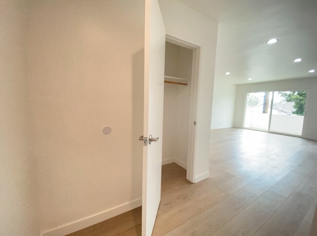 Photo - 1489 S Canfield Ave Unidad 301A