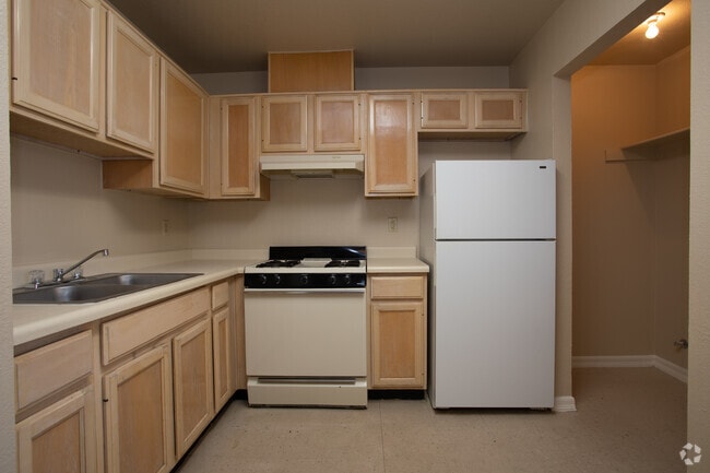 Western Pellicano Apartments - Western Pellicano Apartments
