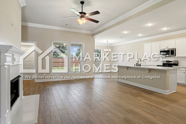 Photo - 462 Lake Breeze Dr