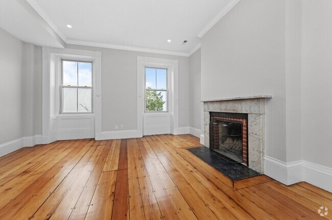 Building Photo - 76 Washington St Unit 2 Rental