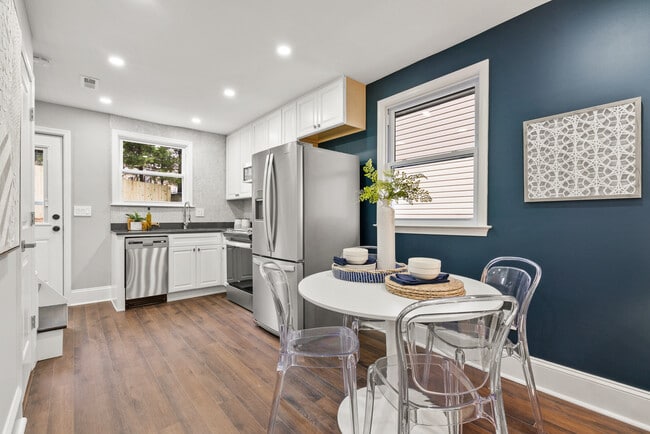 Kitchen - 612 44th St NE