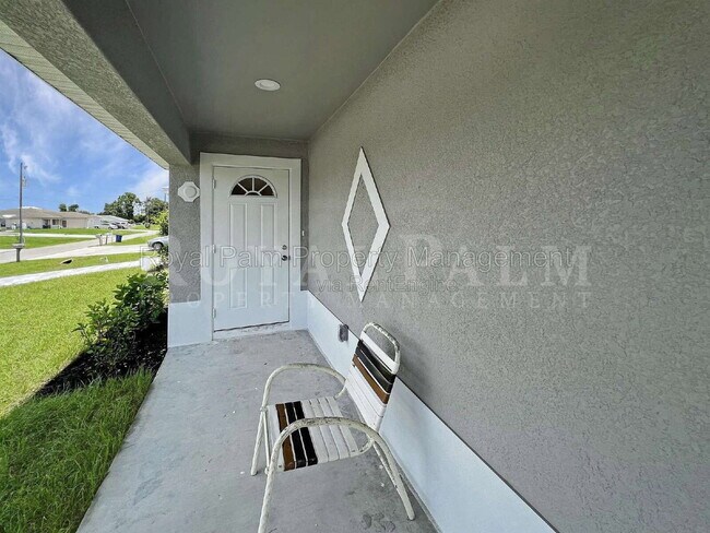 Photo - 745 Harry Ave S