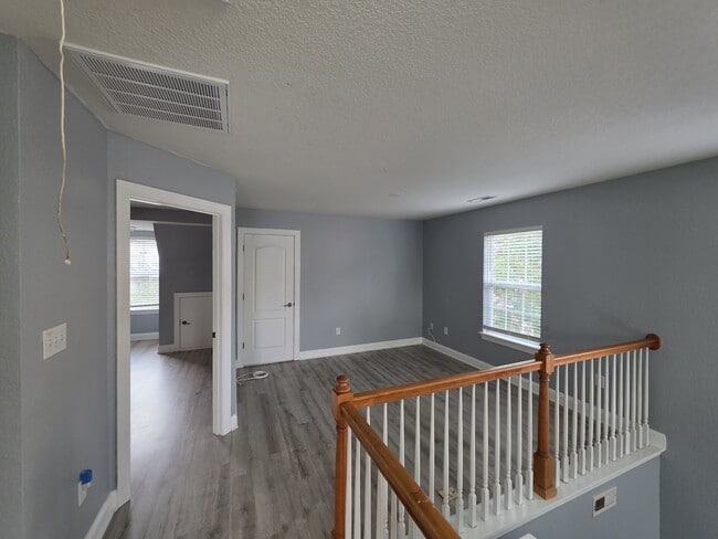 Photo - 4461 Leamore Square Rd