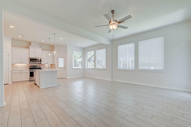 Photo - 580 Longleaf Pine Dr