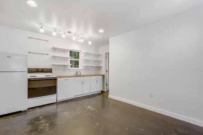 Photo - 4805 Brighton Rd