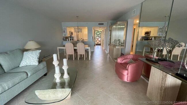 6866 Huntington Ln Unidad 305