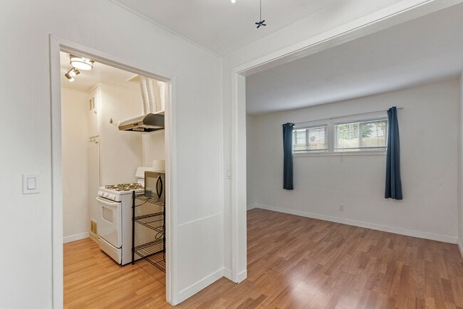 Photo - 4025 La Salle St Unit 4029