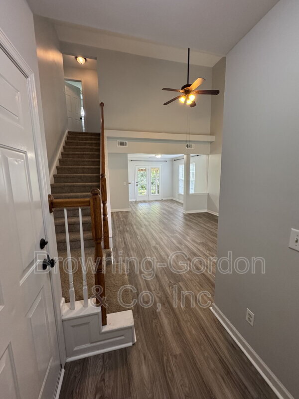 Photo - 212 Claybrook Ln