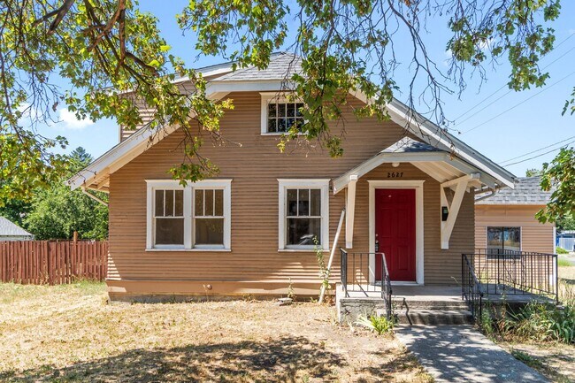 Building Photo - Single Family Home on Spokanes North Side!!