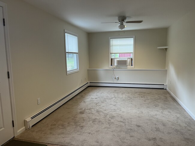 Photo - 97 Gallows Hill Rd Unidad B