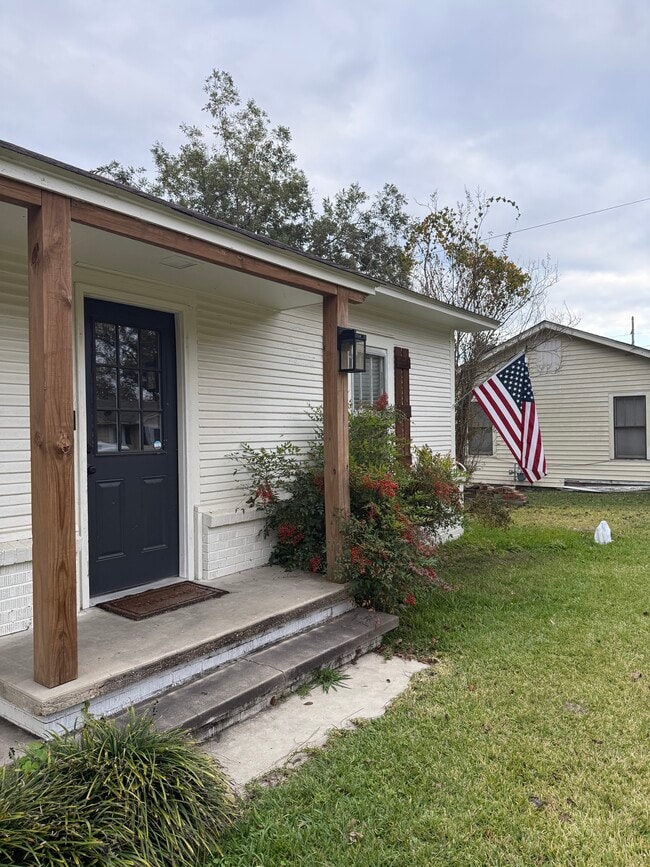 Photo - 119 S Mcsweyn Pl