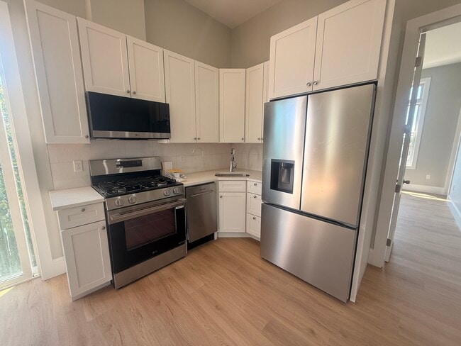 Building Photo - 7 Thornley St Unit 3