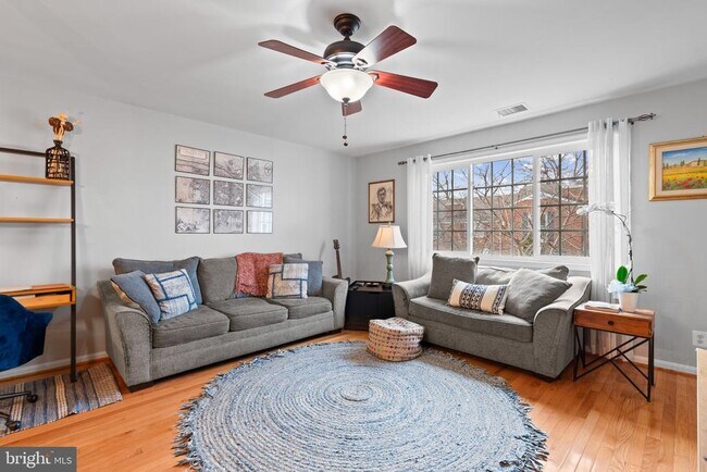 Photo - 1469A N Van Dorn St