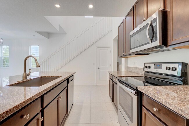 Photo - 9075 Kingsmoor Way