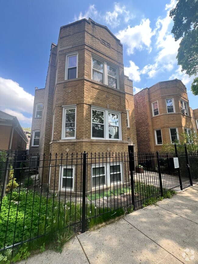 Building Photo - 3748 W Windsor Ave Unit 1 Rental