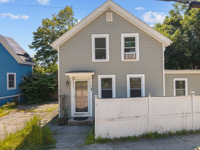 Photo - 7 Stillman Ave