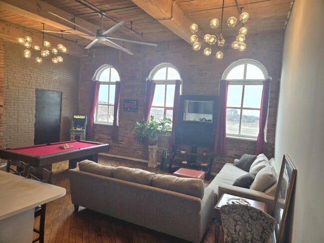 Building Photo - 226 Mt Elliott St Unit ID1437645P