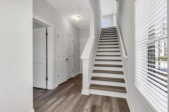 Photo - 2775 Bell Dr SE