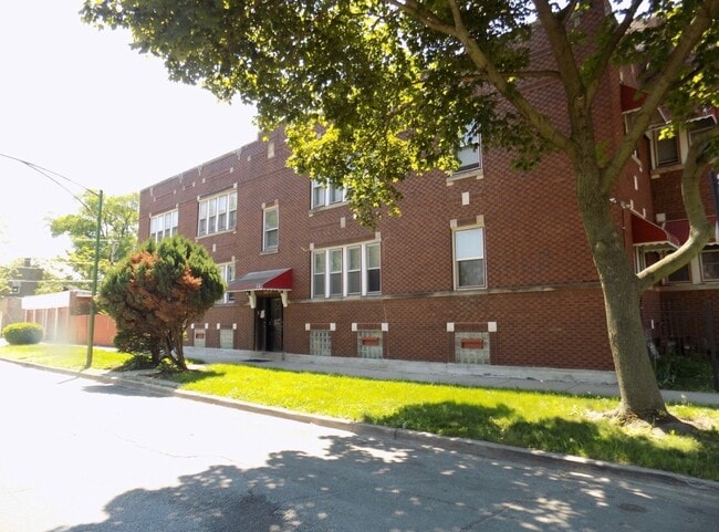 Photo - 1475 W 77th St Unit 1B