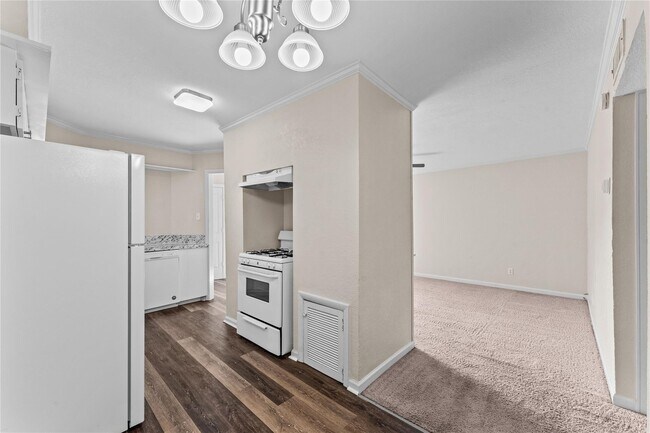 Photo - 102 The Strand Unit False