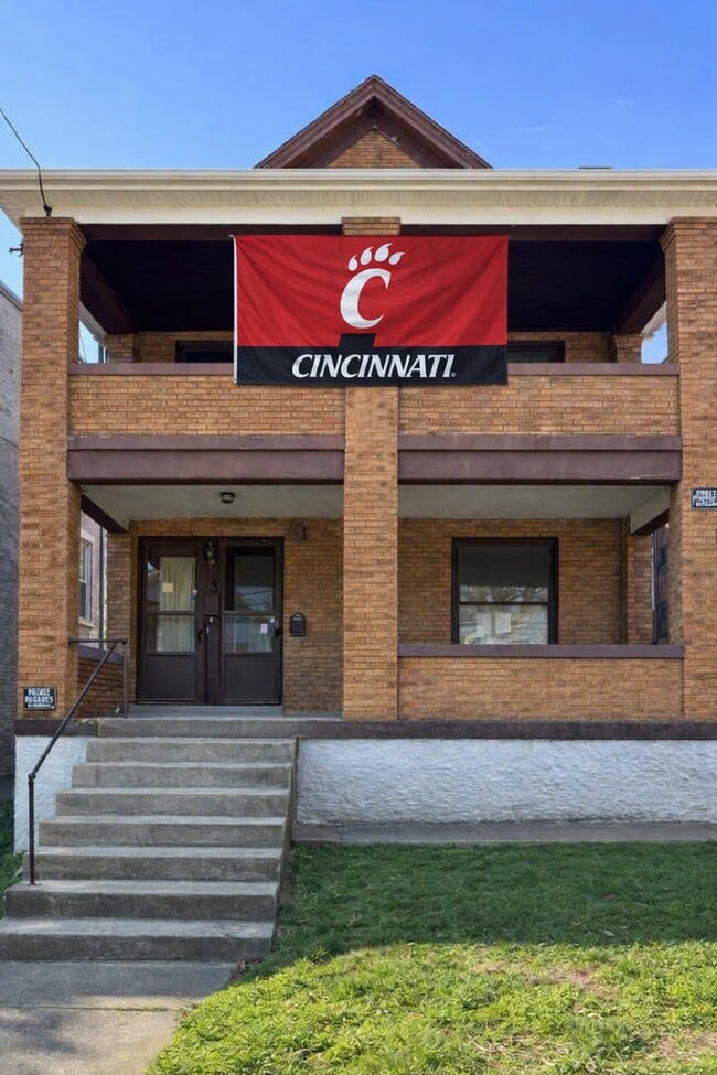 Building Photo - 311 Hilton Pl