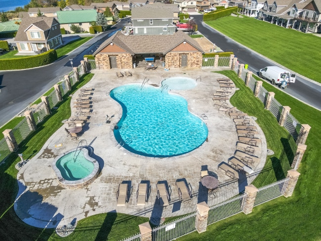 9348 Columbia Ct
