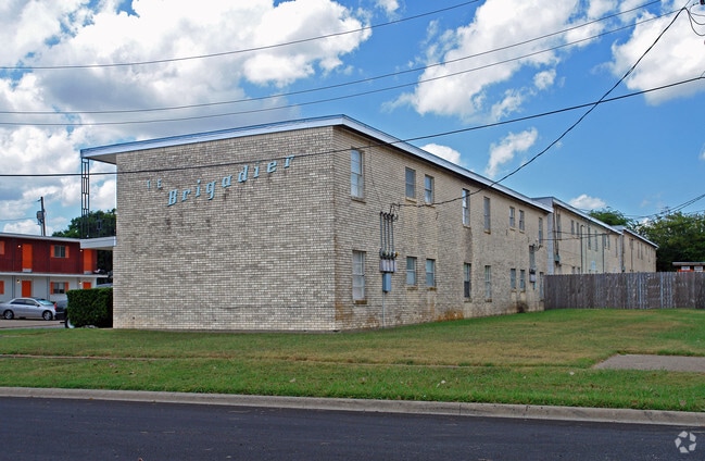 Brigadier Apartments - Monaghan Apartments